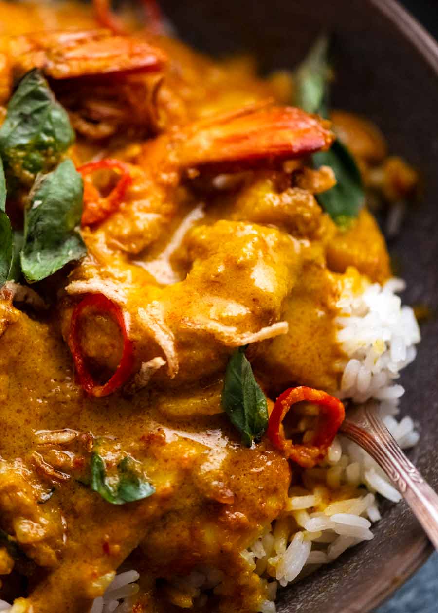 Cerca de curry amarillo tailandés