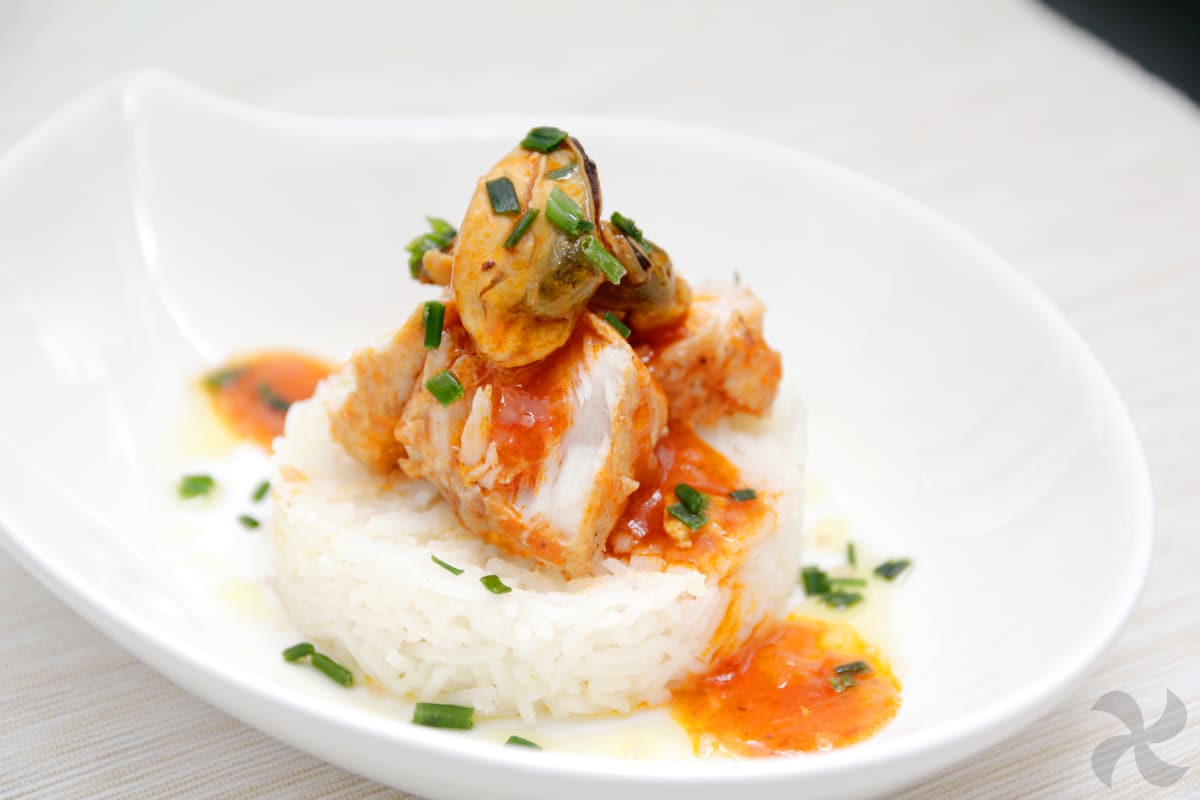 Rape con mejillones en salsa de tomate escabechada1