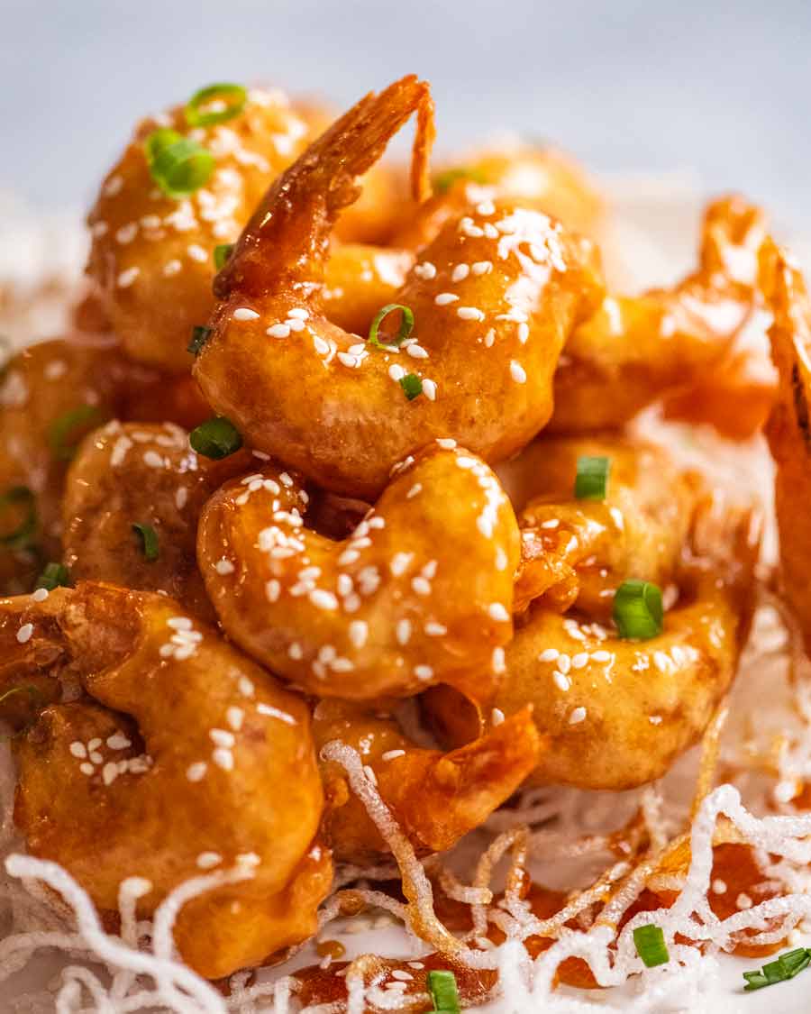 Montón de gambas con miel