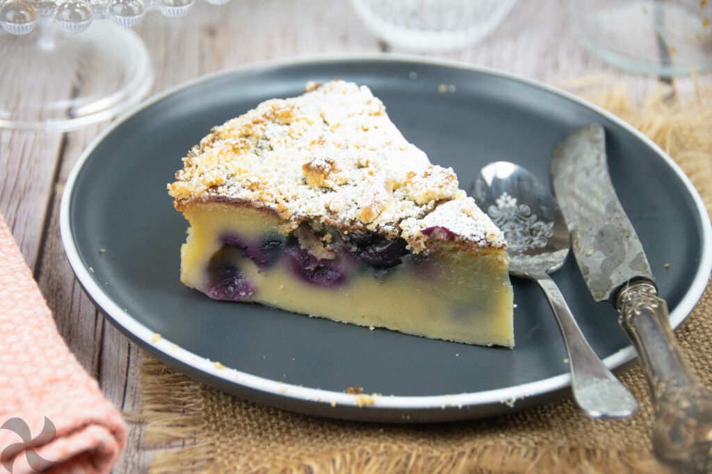 Tarta de cerezas con crumble