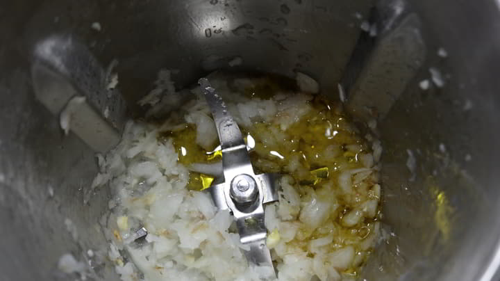 Ponemos el aceite y hacemos el sofríto