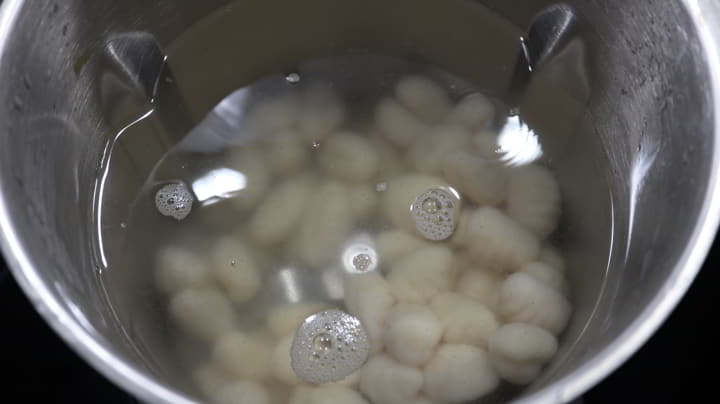 Cocer los ñoquis en Mambo Cecotec