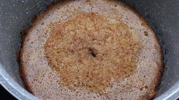 Echamos la mezcla y horneamos en la Olla Gm