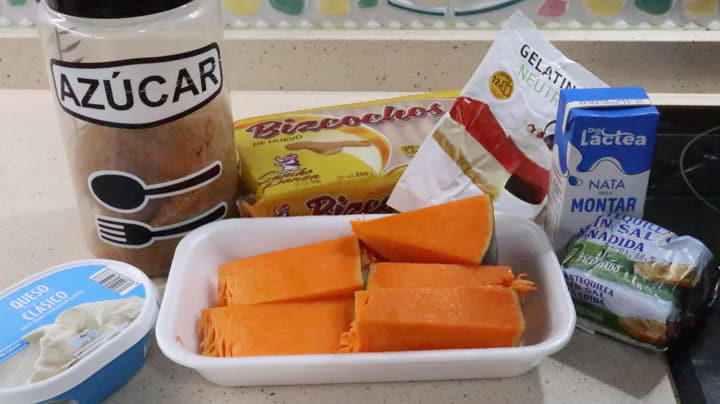 Los ingredientes para hacer cheesecake de calabaza con Mambo Cecotec