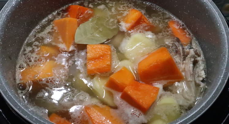 Cocemos el guiso con todos los ingredientes