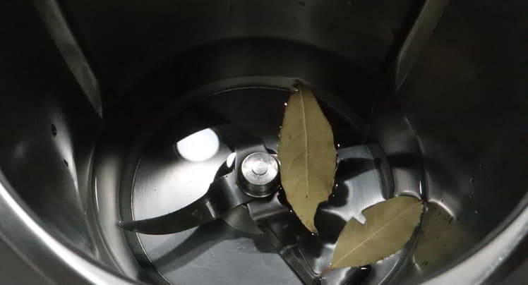 Calentamos el agua para cocer al varoma