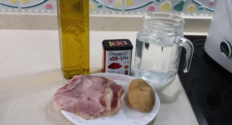 Los ingredientes necesarios para hacer lacón a la gallega Thermomix
