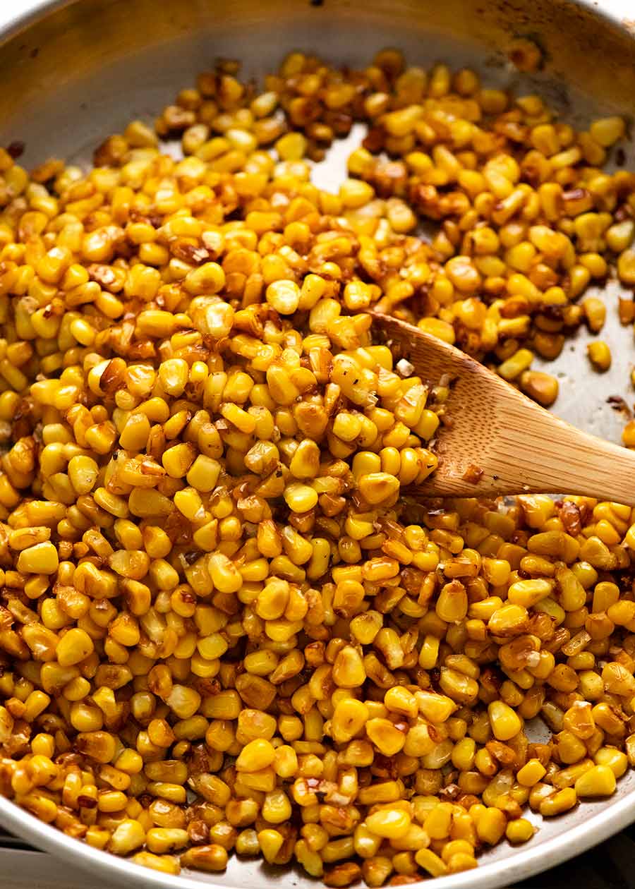 Maíz dorado frito