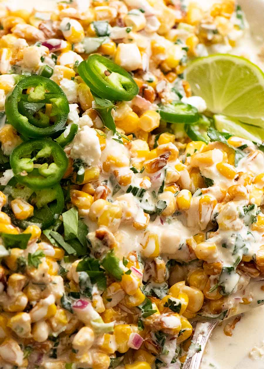 Cerca de la mejor ensalada de maíz mexicana
