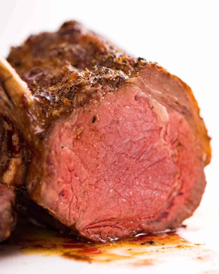 Corte la cara de Prime Rib medio raro