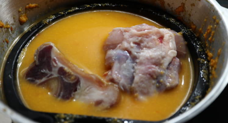 Ponemos el pollo y cocinamos el pollo