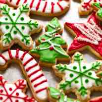 Cerca de coloridas galletas de Navidad