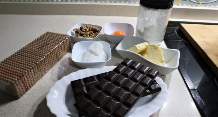 los Ingredientes para hacer salchichón de chocolate
