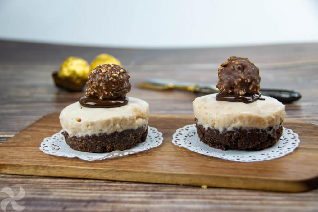 Mini pasteles de queso con bombones Ferrero