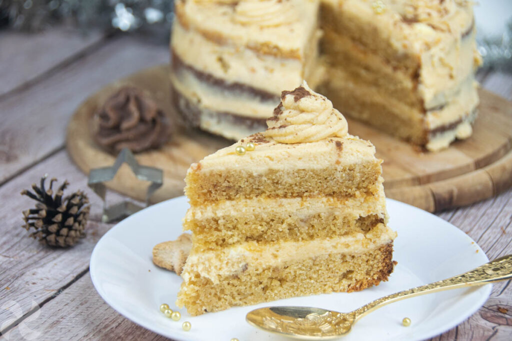 Tarta de turr&oacute;n y yema tostada