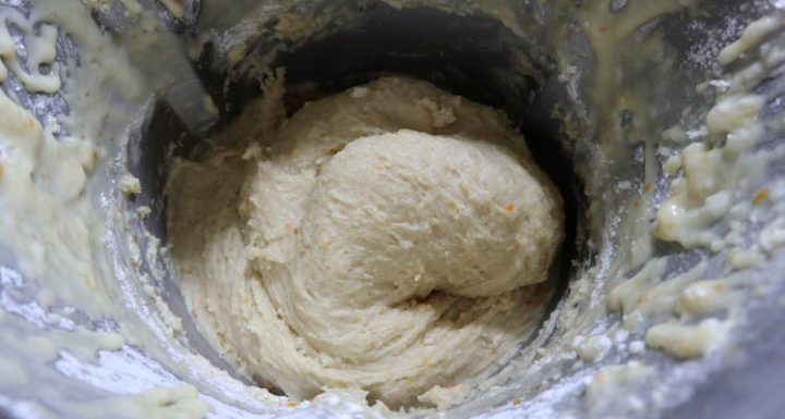 Masa para hacer el roscón de reyes fermentar