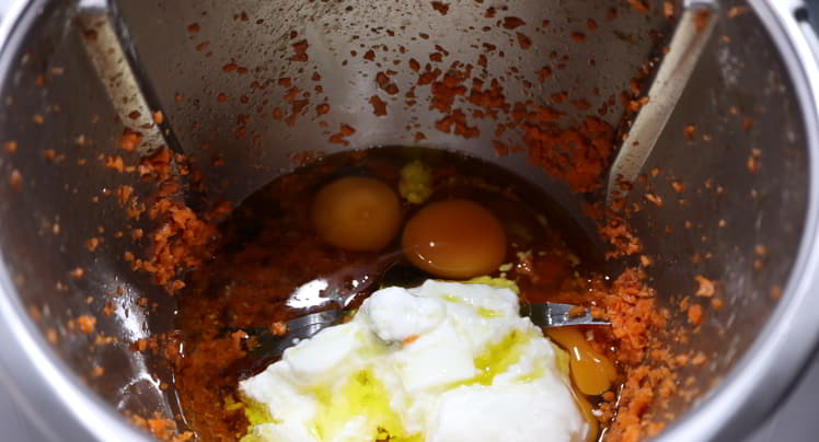 Ponemos los ingredientes y los mezclamos