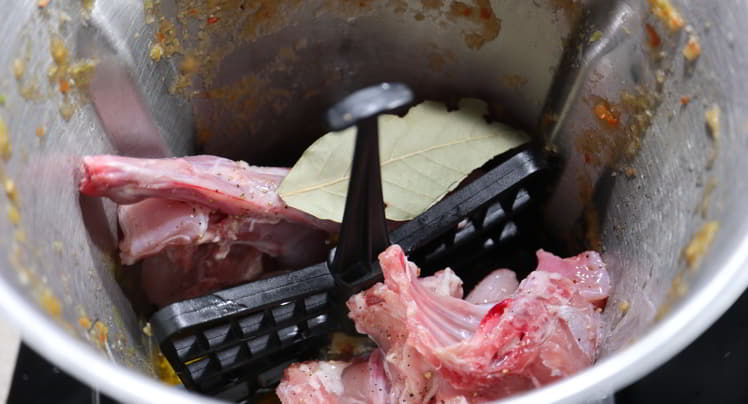 Ponemos el conejo para cocinar