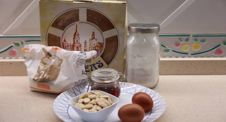 Los ingredientes necesarios para hacer turrón duro Thermomix