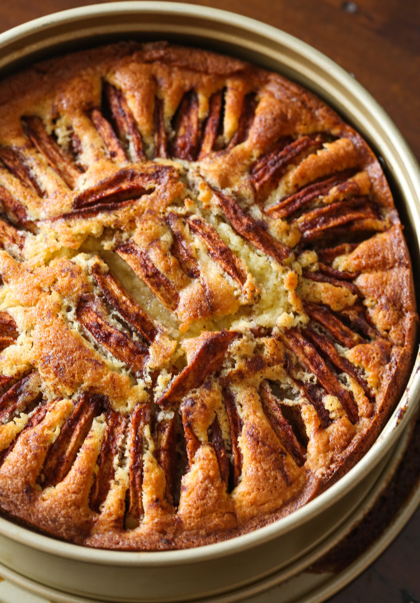 tarta de manzana en un molde desmontable