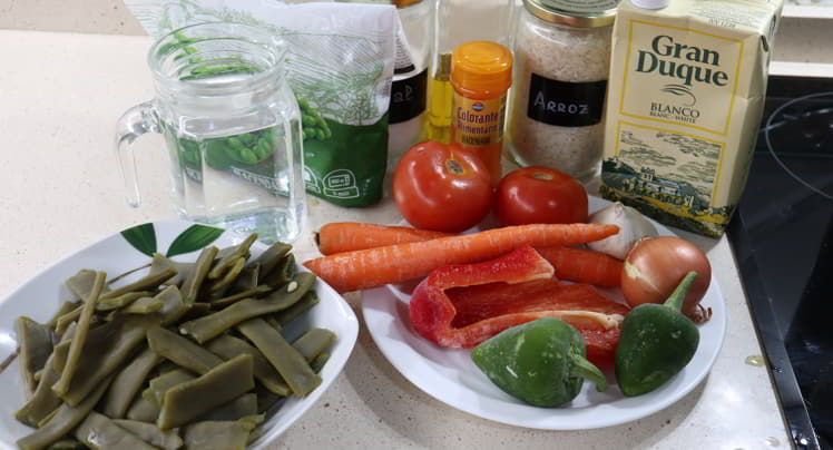 Los ingredientes para hacer el arroz con verduras en la Olla GM
