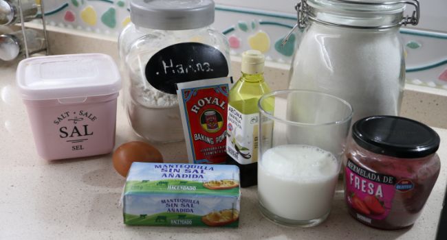 Los ingredientes necesarios para hacer las galletas de corazón en Thermomix