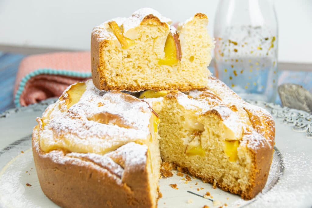 Pastel italiano de crema y manzana