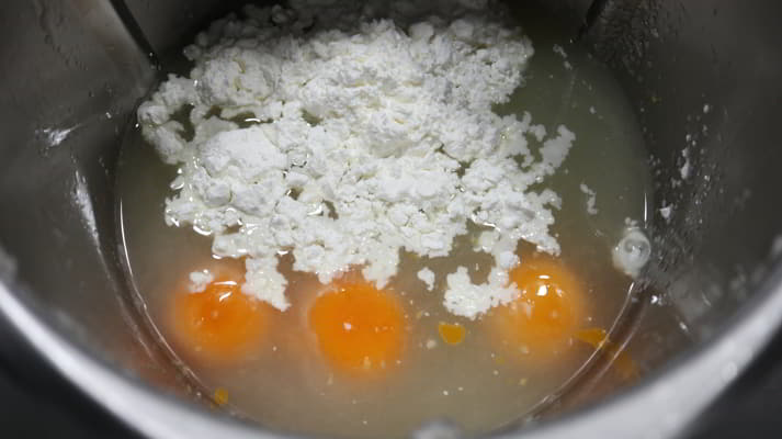 Ponemos el resto de los ingredientes y mezclamos