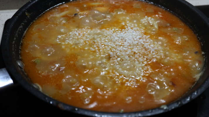 Ponemos el arroz y cocemos