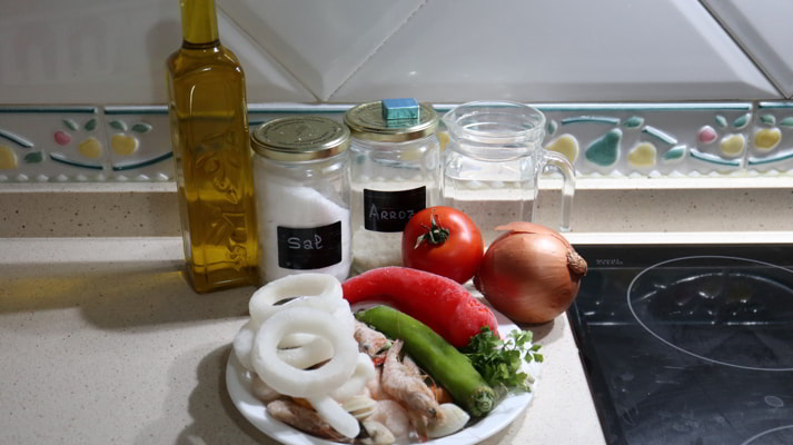 Los ingredientes necesarios para hacer paella de marisco