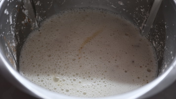 Calentamos la leche con los ingredientes