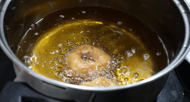 Ponemos una sartén con aceite y freímos