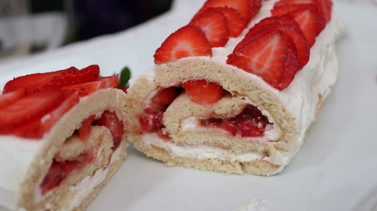 Como hacer el brazo gitano con fresas en Mambo