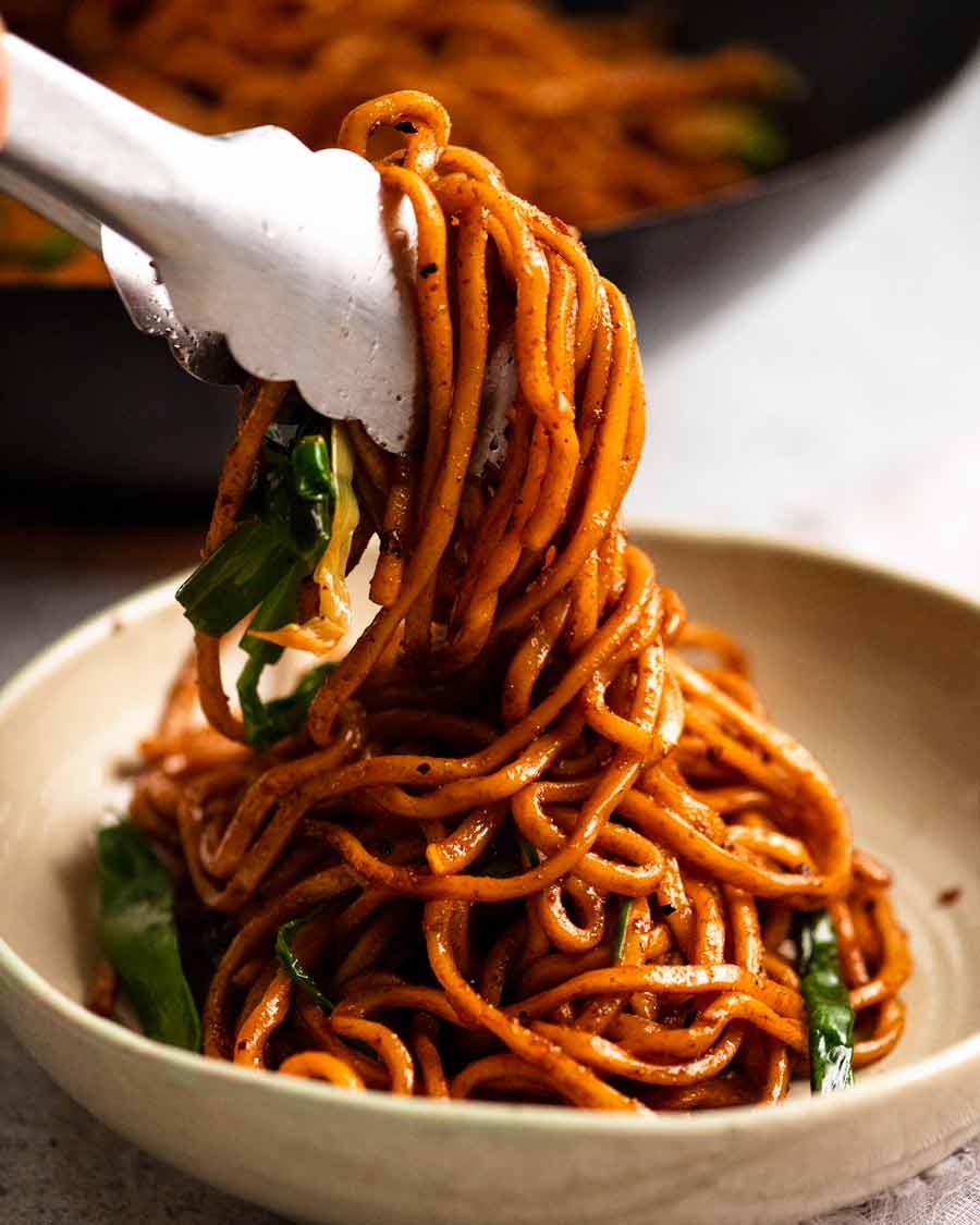 Colocar los fideos de soja Supreme en un bol