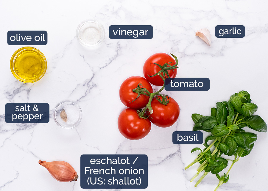 Ingredientes en mi ensalada de tomate favorita