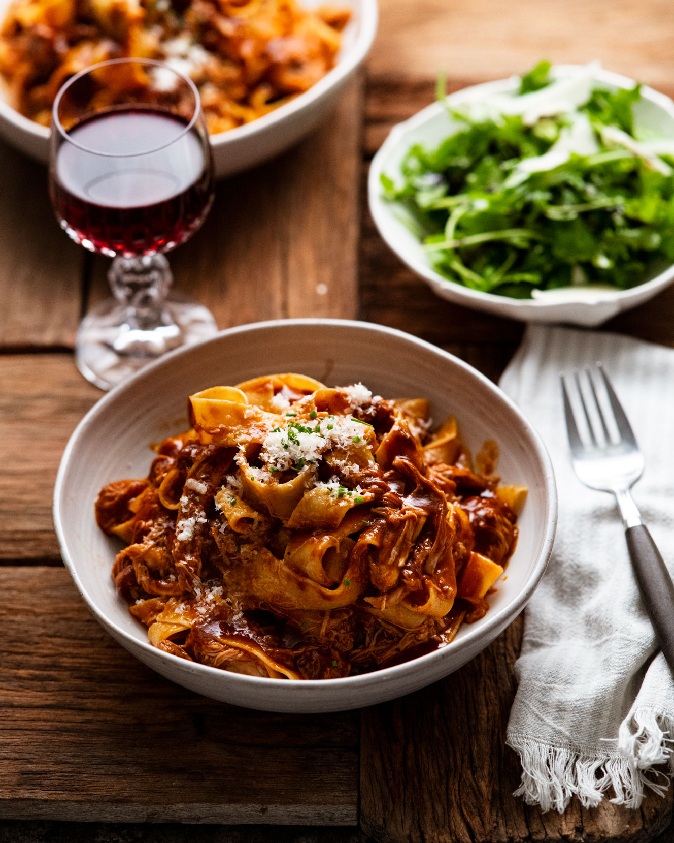 Pasta ragu con pollo cocida a fuego lento por Nagi Maehashi Receta Libro de cocina Tin Eats Dinner