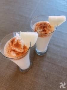 Batido helado depurativo de melón, lima y yogur