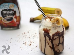Nescaf&eacute; frapp&eacute; banana and cookies