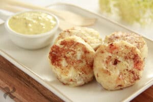 Hamburguesas de bacalao y gambas con salsa tártara