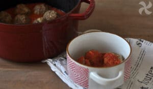 Albóndigas de ternera con salsa de tomates pera