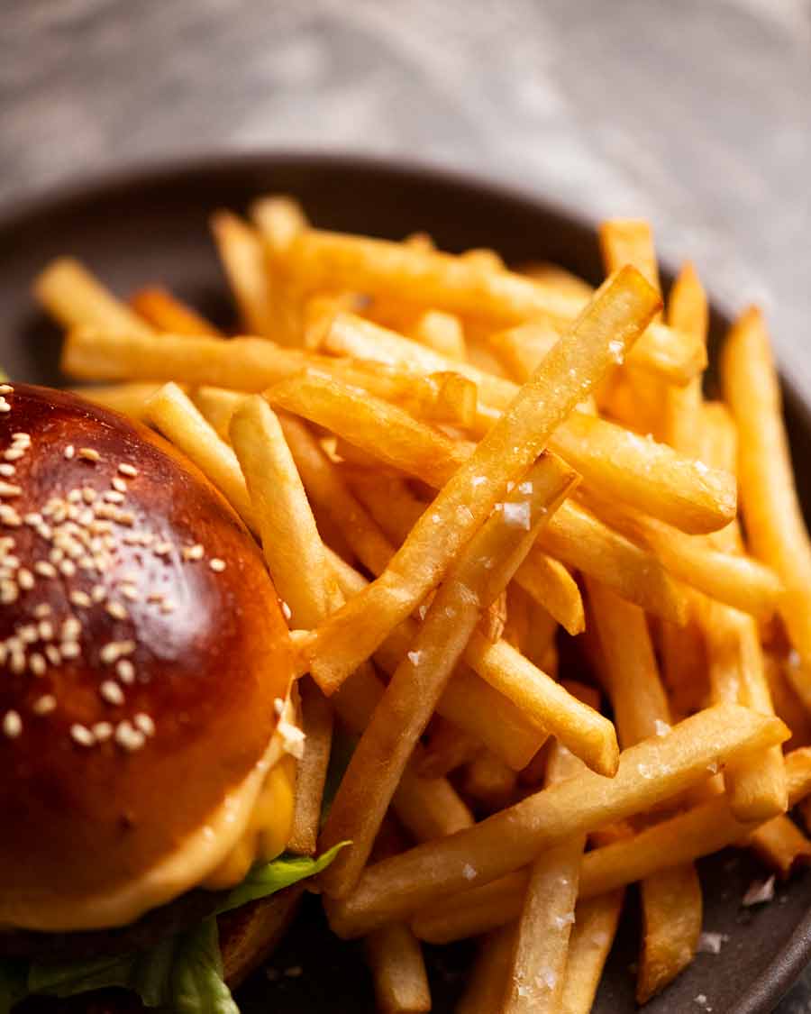 Primer plano de la receta de papas fritas caseras