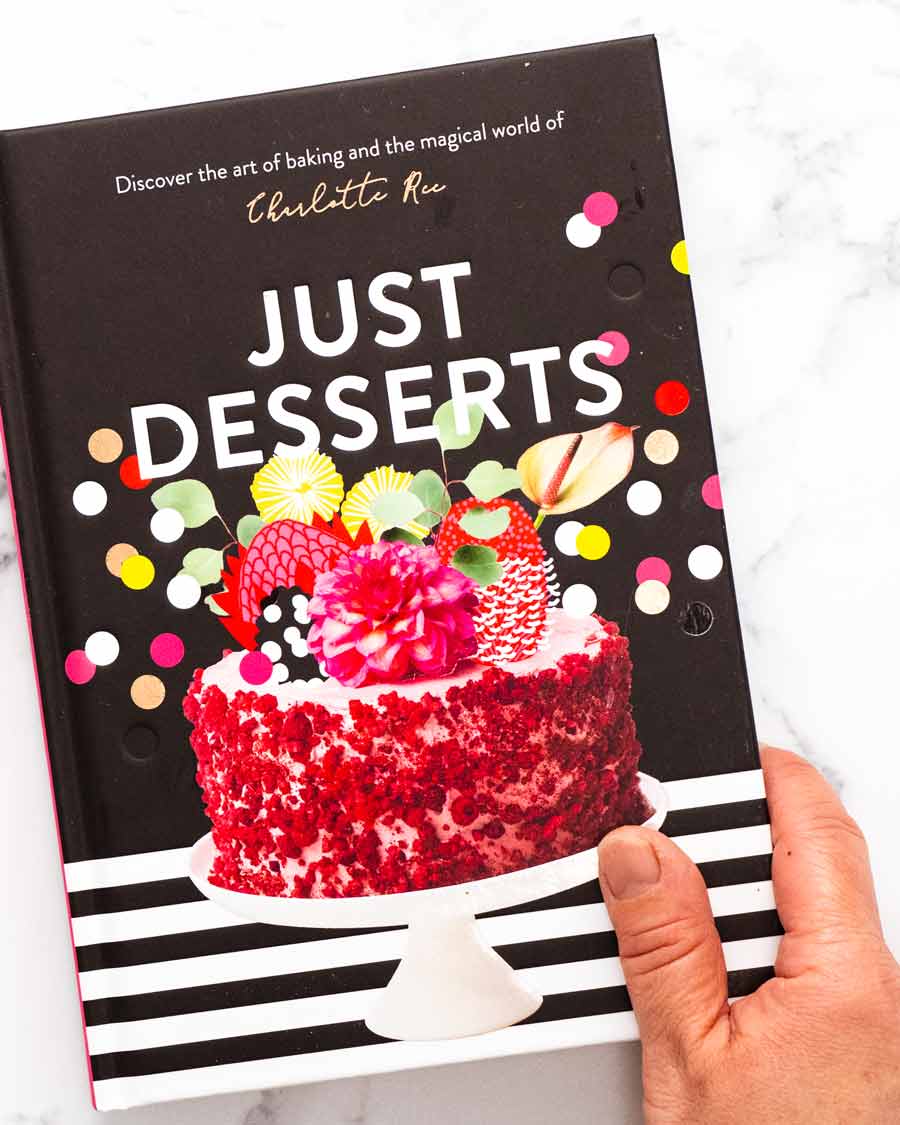 Bizcocho de aceite de oliva y avellanas de Just Desserts by Charlotte Ree