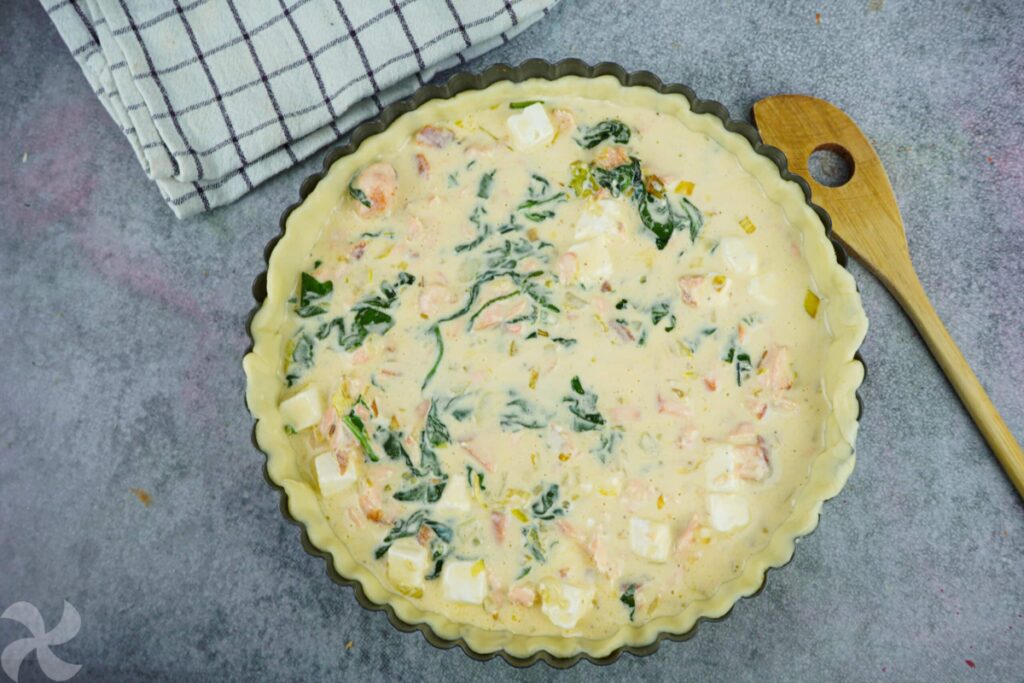 Quiche de salm&oacute;n, espinacas y queso feta