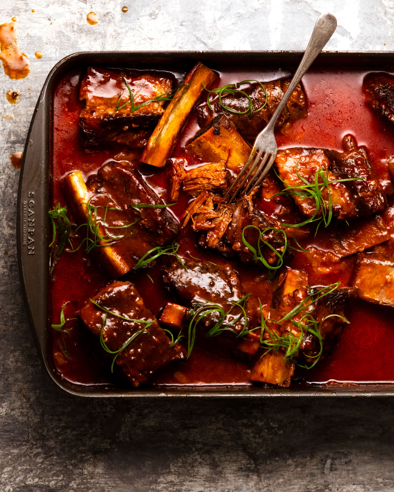 Costillas cortas de carne coreana de Nagi Maehashi "Cena" libro de cocina RecipeTin Eats