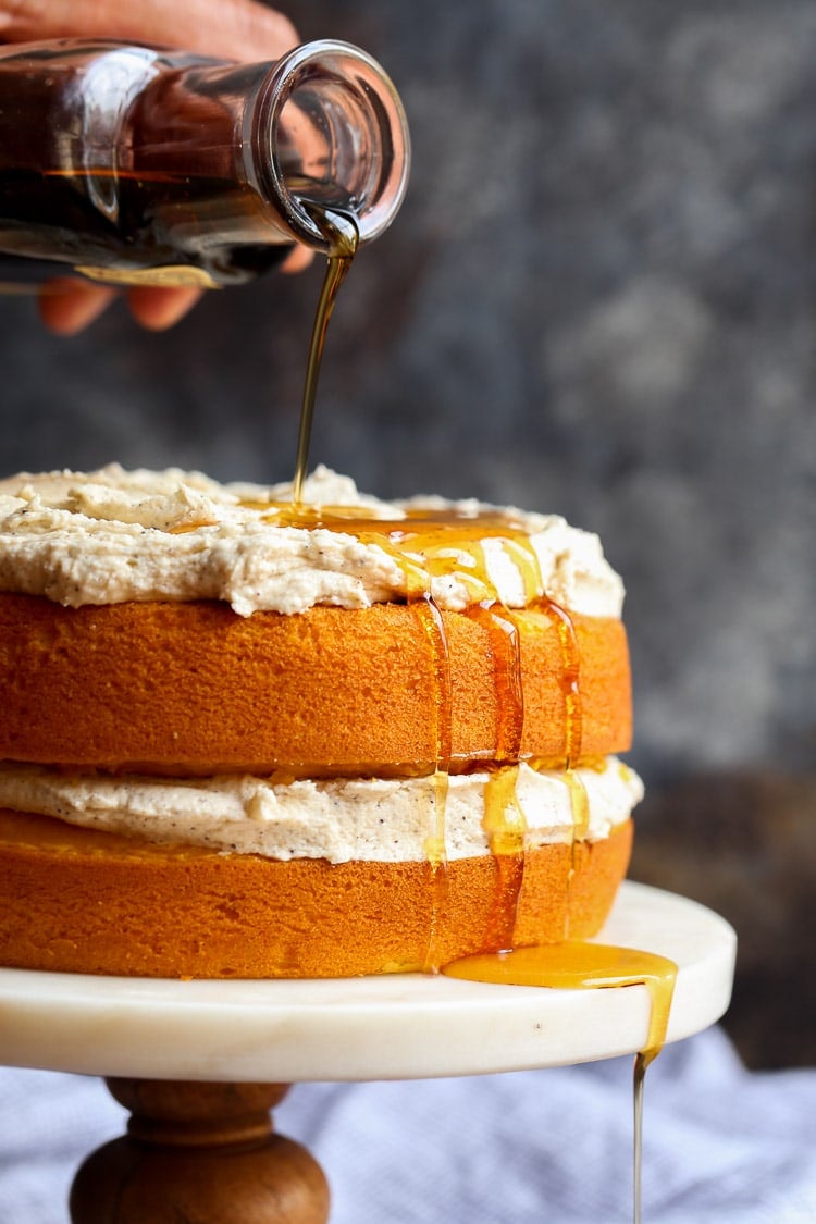 Imagen de un pastel de calabaza perfecto con glaseado de arce