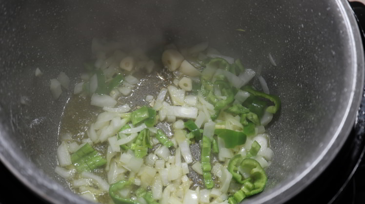Hacer-sofrito-para-el-guiso Hacer sofrito para el guiso