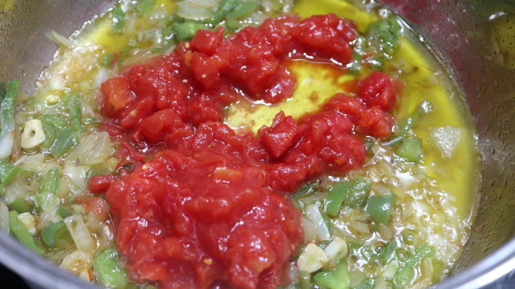 Hacer-sofrito-para-la-fideua-de-carne Hacer sofrito para la fideua de carne