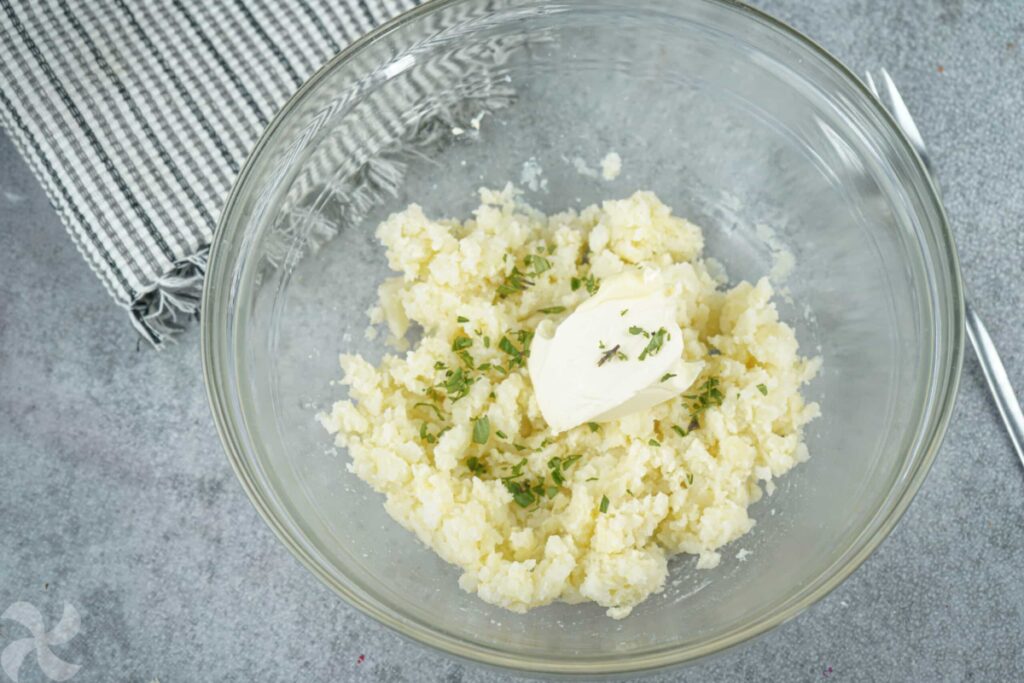 Meloso de ternera y parmentier con mascarpone y albahaca