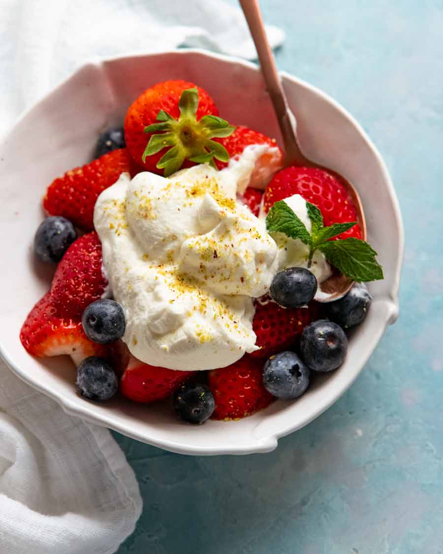 Crema Chantilly - Crema batida francesa sobre frutas
