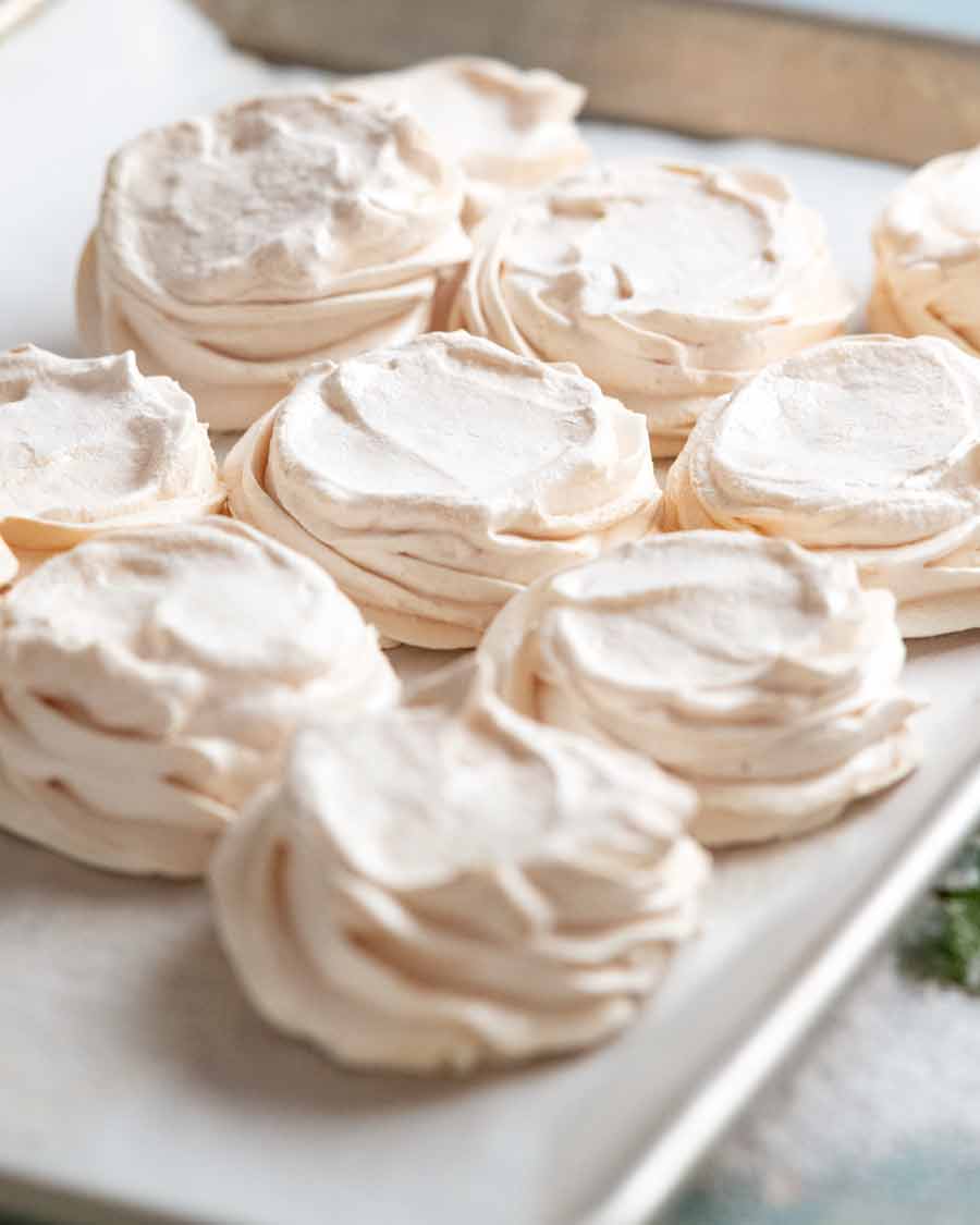 Mini Pavlovas recién salidas del horno